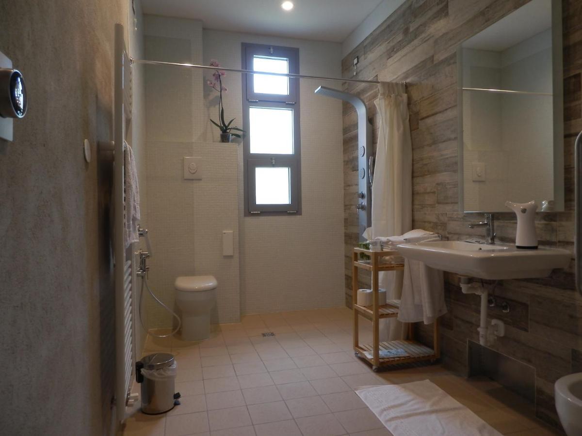 Bed and Breakfast Bb Sharingloft Сірміоне Екстер'єр фото